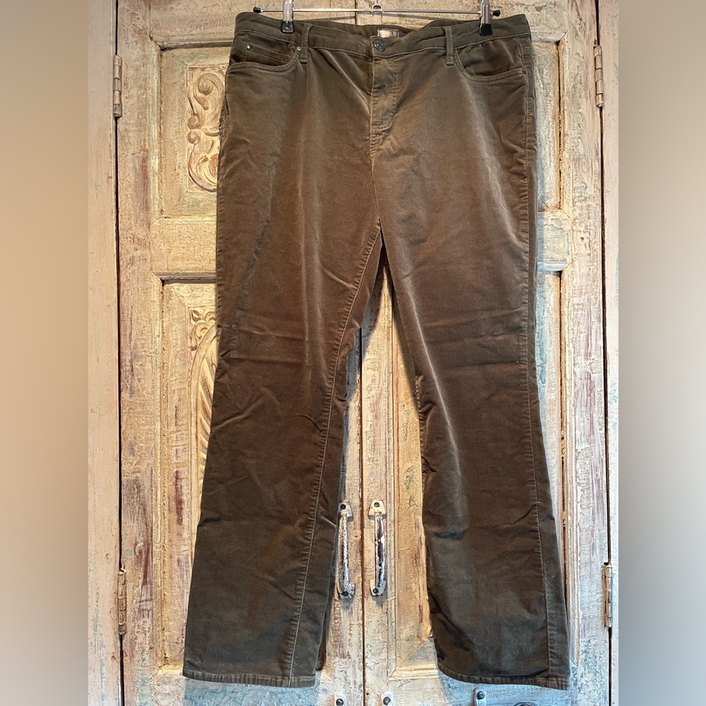 NwoT Kut From Kloth Catherine Boyfriend Corduroy Jeans, Moss /18/